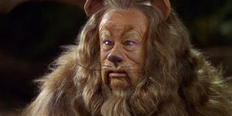 who played the cowardly lion.